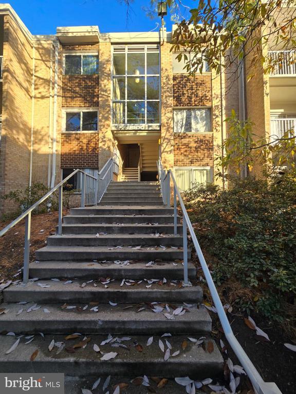 Building Photo - 8000 Chanute Pl