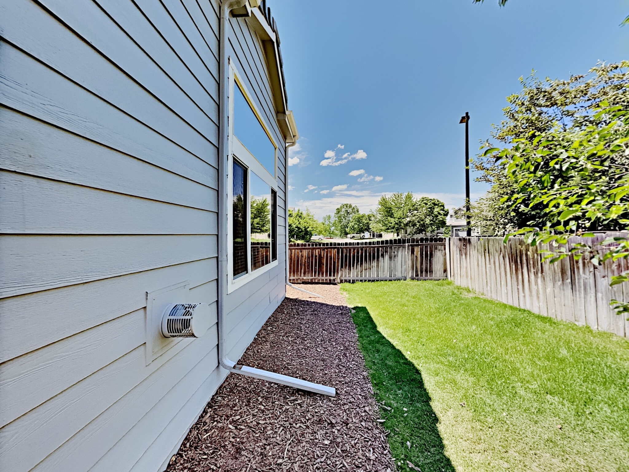 Building Photo - 19444 E Hollow Creek Dr