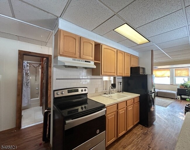 Building Photo - 19 Windemere Ave