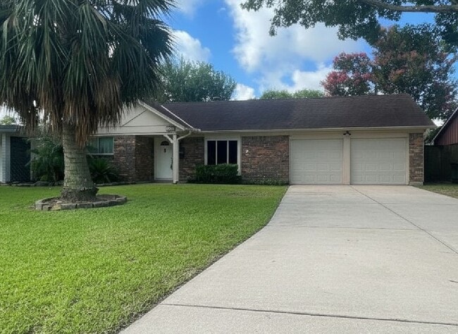 Building Photo - 9655 Meadowcroft Dr
