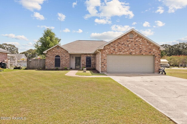Building Photo - 133 Herlil Cir