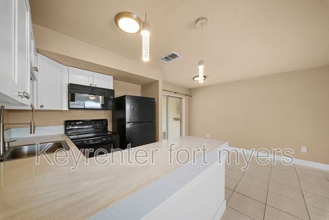 Building Photo - 13405 Pine Needle Ln
