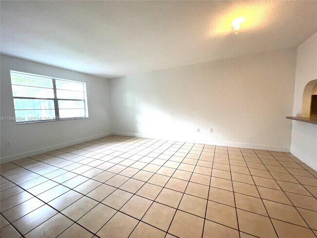 Building Photo - 17255 SW 95th Ave