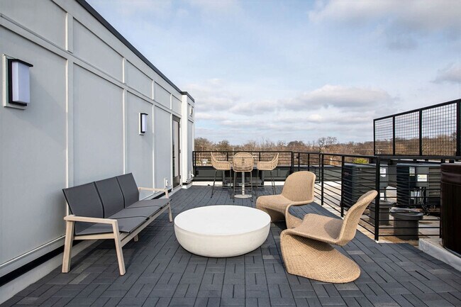 Building Photo - 103 Lucile St