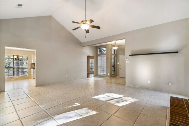 Building Photo - 2 Village Knoll Pl