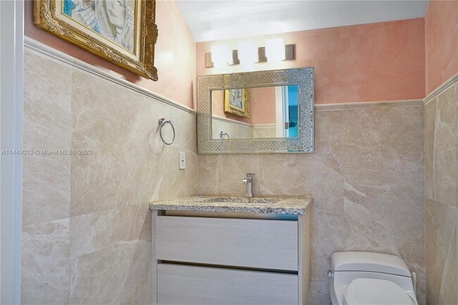 Building Photo - 3747 Prairie Ave