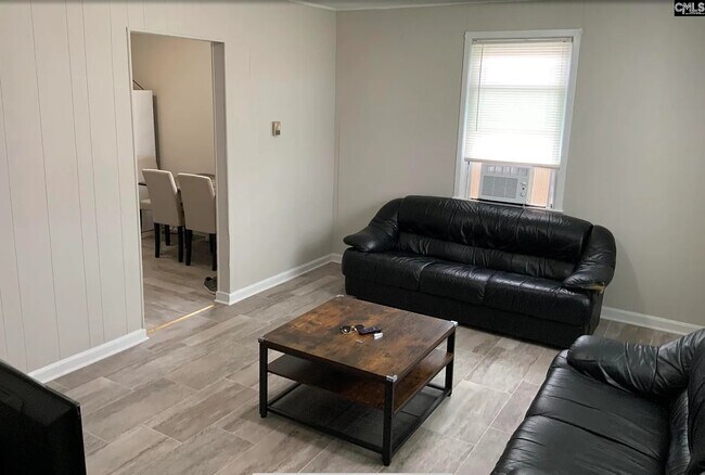 Building Photo - 59 Dumont St