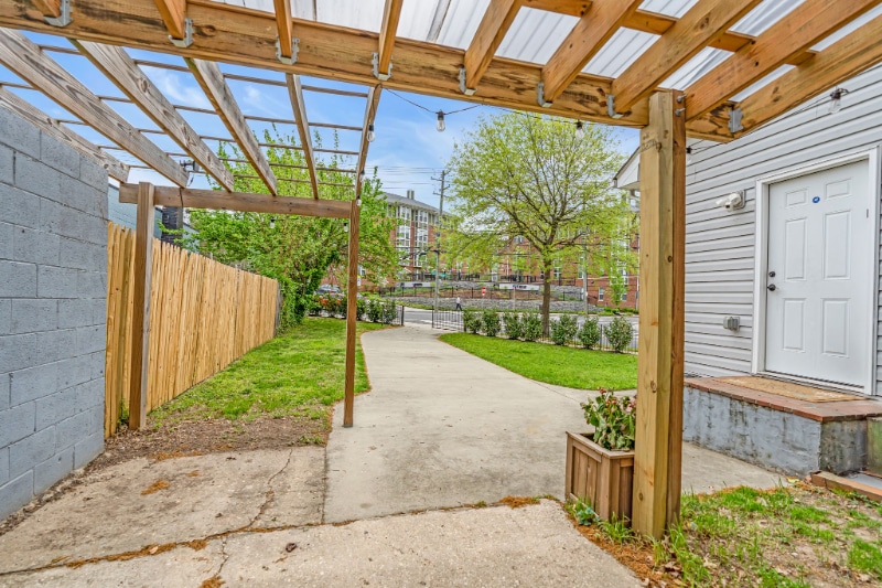 Building Photo - 2407 Pomeroy Rd SE