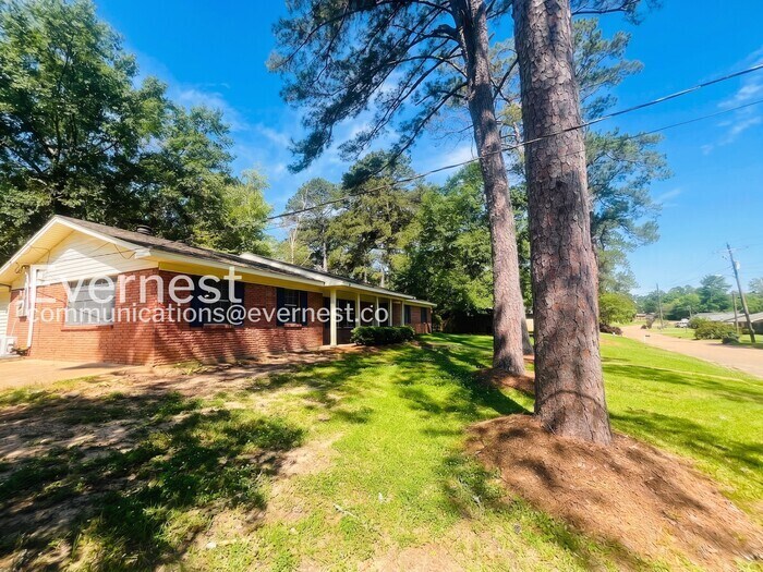Building Photo - 114 Rollingwood Dr