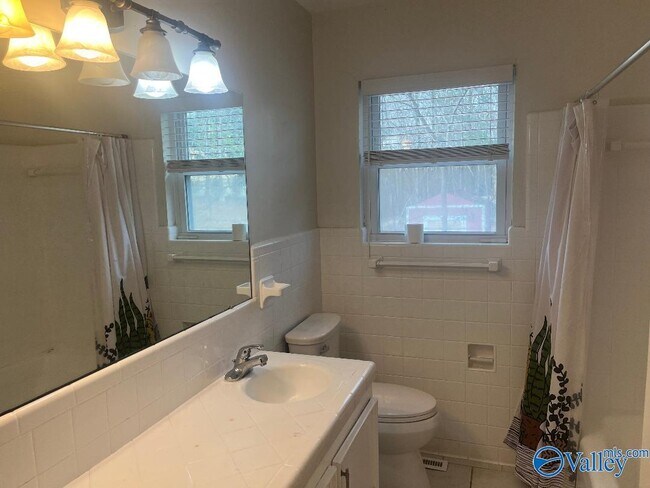 Building Photo - 7110 Jones Valley Dr SE