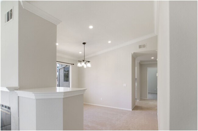 Building Photo - 6 Corniche Dr