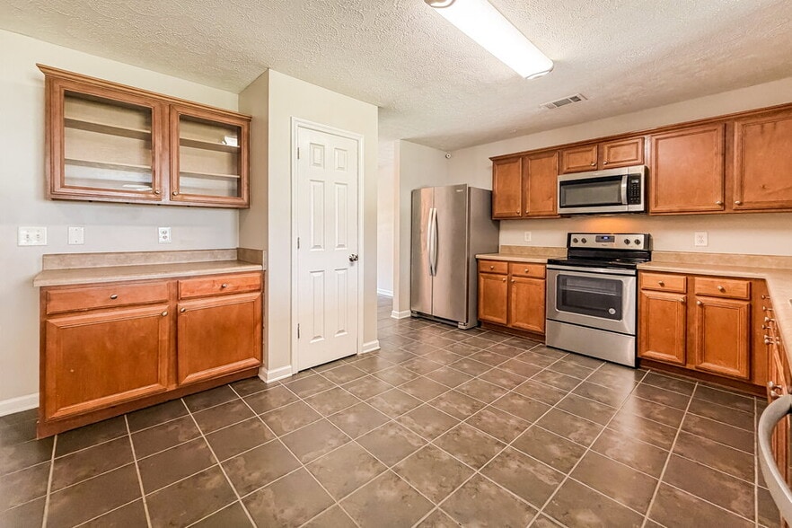 Building Photo - 3346 Blaze Dr