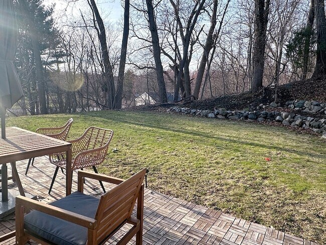 Building Photo - 27 Rockville Ave