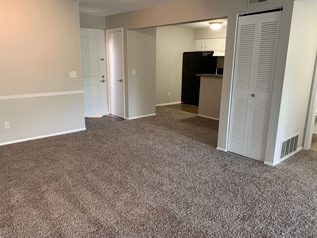 Building Photo - Mission Hill Apartments