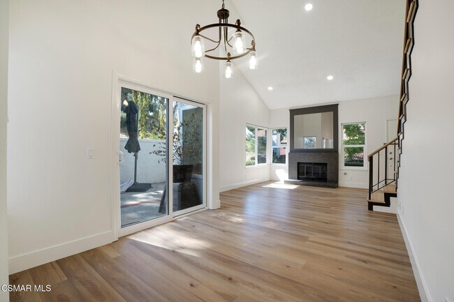 Building Photo - 974 Quarterhorse Ln