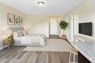 Building Photo - 210 Woodcliff Ave