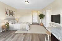 Building Photo - 210 Woodcliff Ave