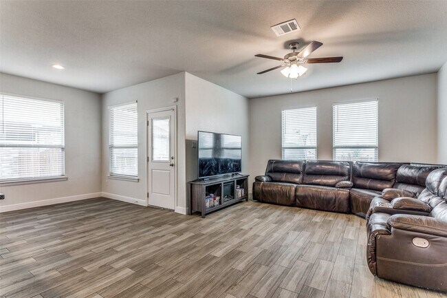 Building Photo - 1225 Bosque Ln