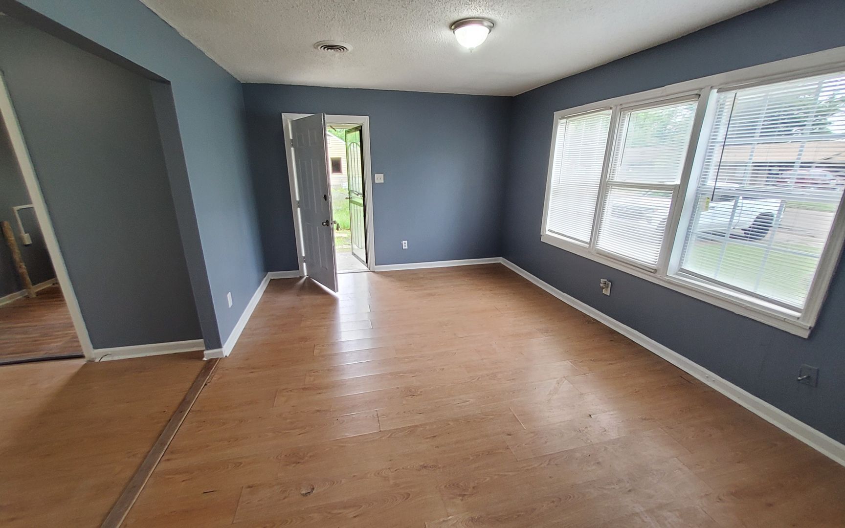 Building Photo - Welcome to your new home in West Memphis, AR!