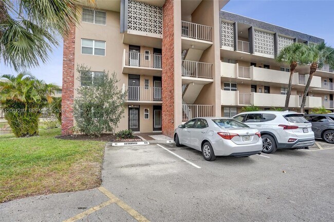 Building Photo - 3051 NW 46th Ave