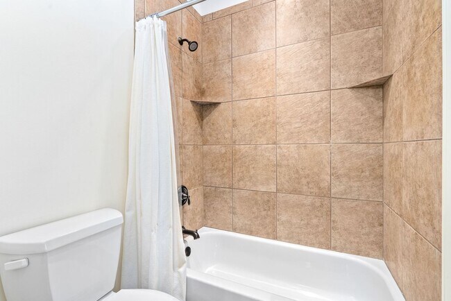 Building Photo - 1101 Blackman Cir