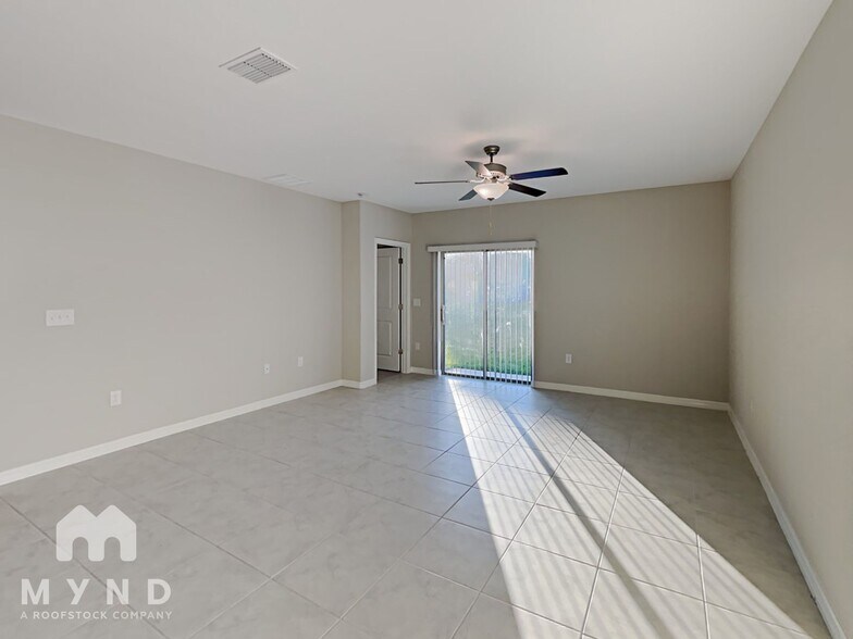 Building Photo - 5250 White Chicory Dr