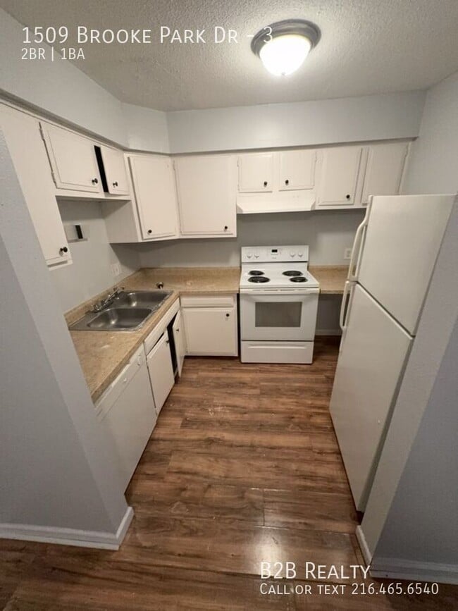 Building Photo - 1509 Brooke Park Dr