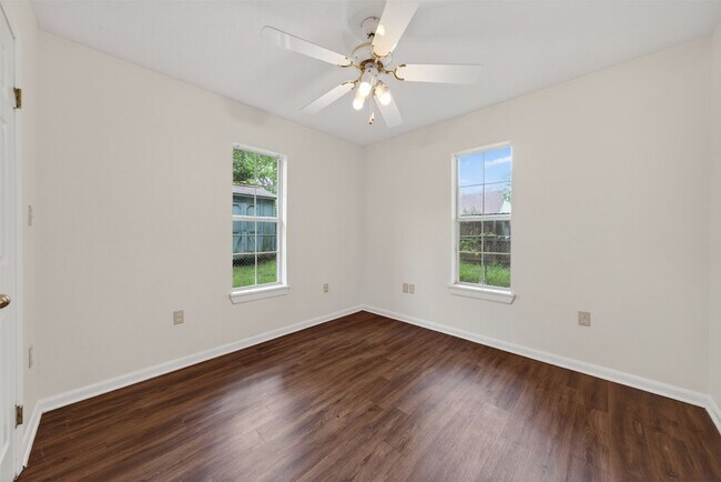 Building Photo - 418 Texas St