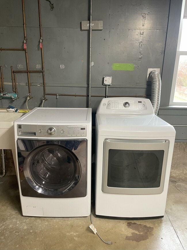 Building Photo - 2717 34th Ave