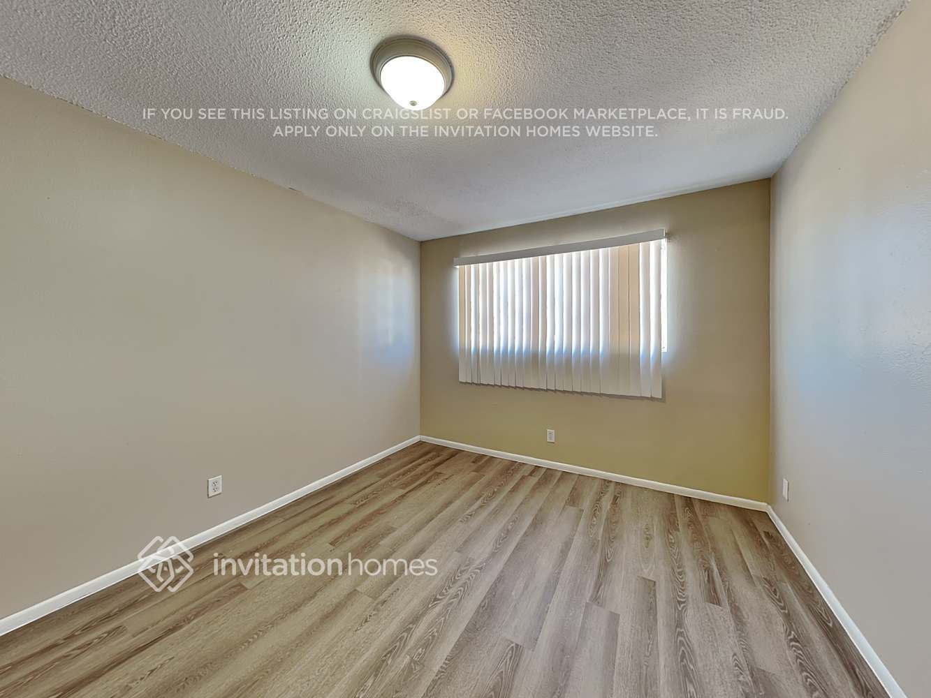 Building Photo - 3409 W Poinsettia Dr