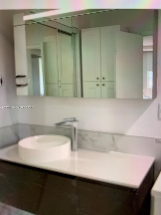 Building Photo - 7545 E Treasure Dr