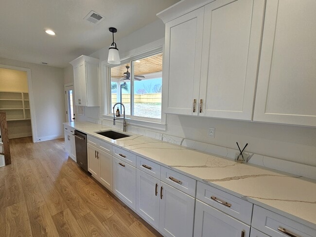 Building Photo - 3400 Pennington Rd