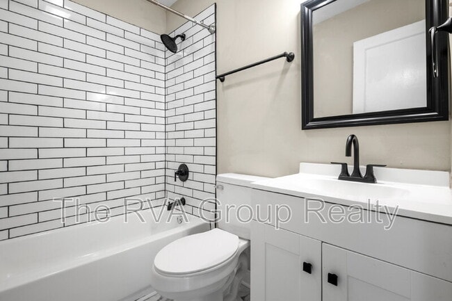 Building Photo - 819 Boroughbridge Rd