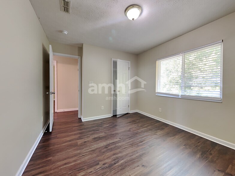 Building Photo - 10399 Peacock Ln