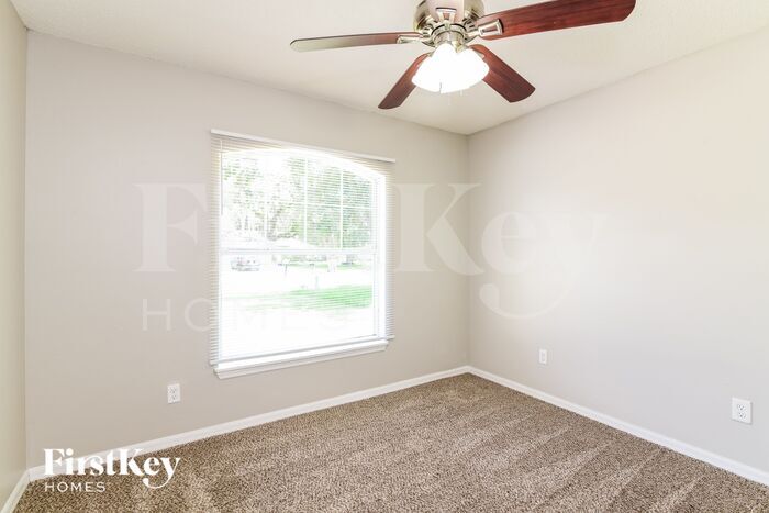 Building Photo - 1008 Heron Ct