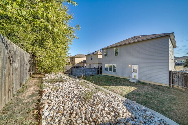 Building Photo - 3-BEDROOM HOME IN CROSSING AT WINDCREST