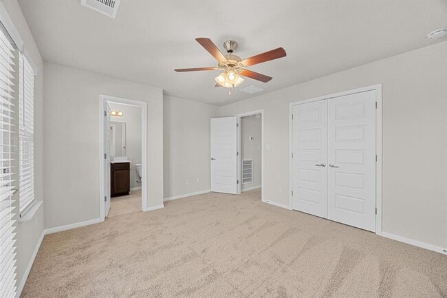 Building Photo - Sorrento Free Standing Home/Condominium - ...