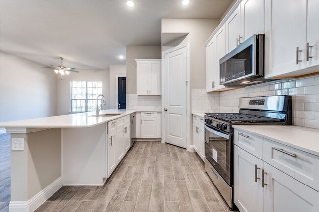 Building Photo - 6148 Blythe Dr