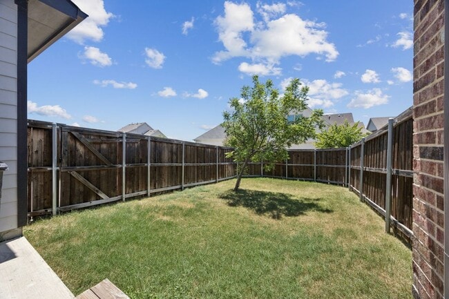 Building Photo - 13721 Parkline Wy