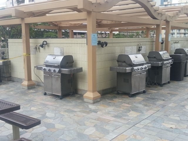 Building Photo - OCEAN VIEWS! FULLY FURNISHED 1/1!