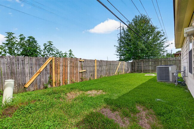 Building Photo - 4131 Baynard Dr