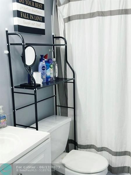 Building Photo - 7505 NW 5th Pl