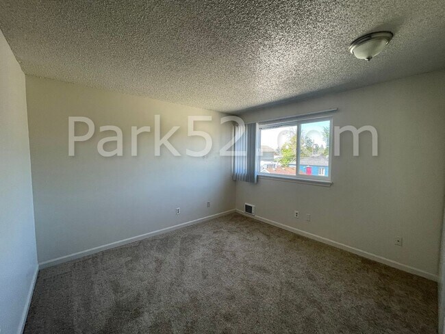 Building Photo - $500 Off the 1st Full Month!  2 Bedroom 1 ...
