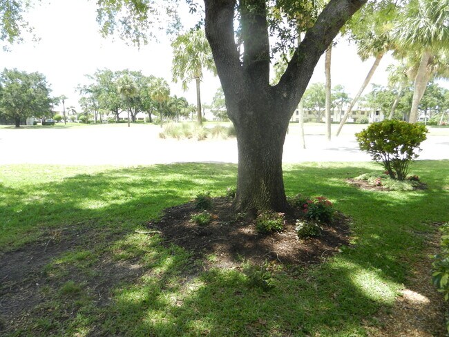 Building Photo - 301 Muirfield Ct
