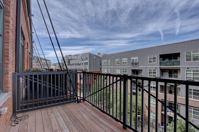 Building Photo - 2960 Inca St