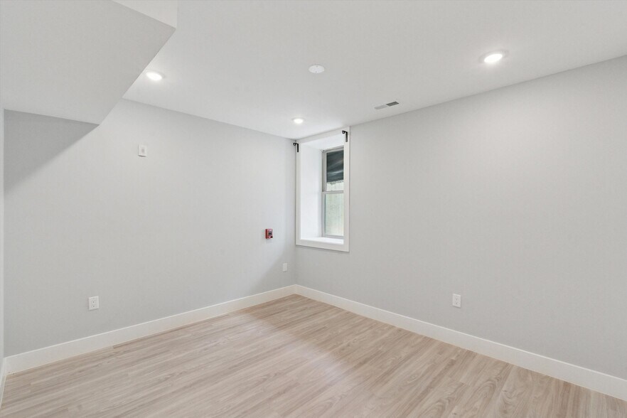 Building Photo - 2401 N 2nd St