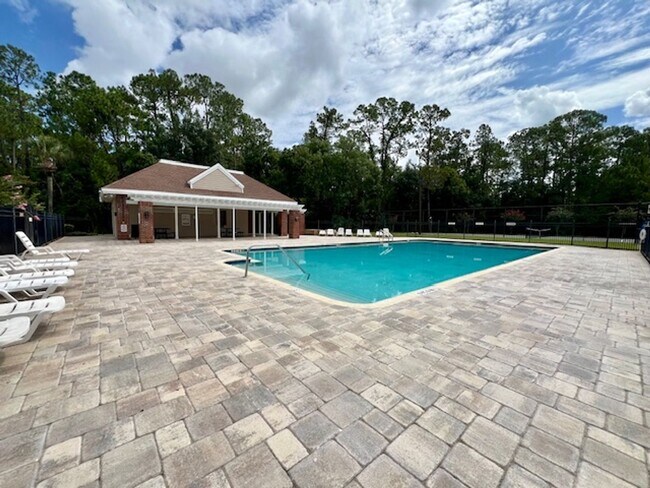 Building Photo - 4119 Coralbrooke Grove