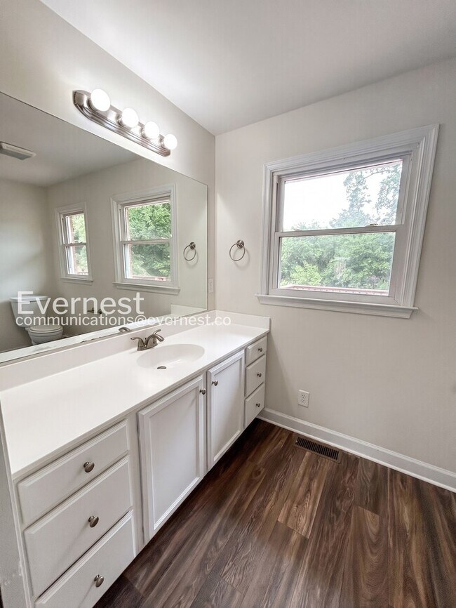 Building Photo - 4303 Whippoorwill Dr