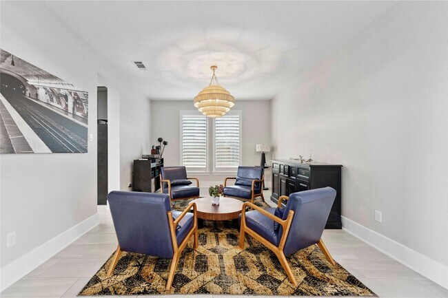 Building Photo - Beautiful Home in Sienna