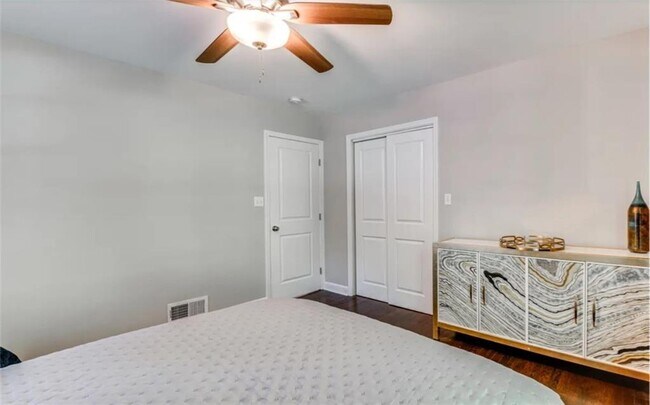 Building Photo - 3305 Flowers Dr
